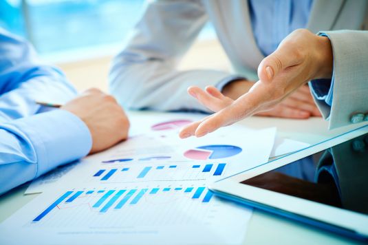 Base de dados de empresas grátis: o que existe e o que fica de fora